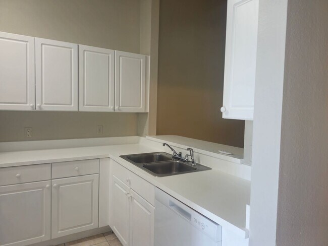 Photo - 2 bed 2 bath Unit 331 NE 24th Ave, s 4