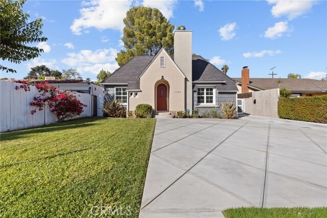 Building Photo - 11147 Hortense St