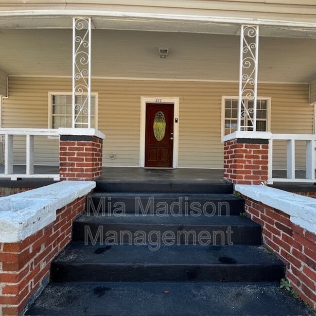 Photo - 211 W 59th St