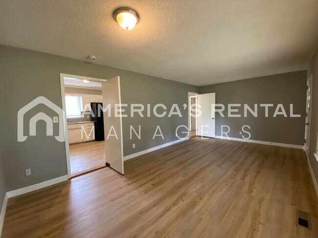 Photo - Home for Rent in Huntsville! Minutes from Downtown & Bridge Street Town Centre! AVAILABLE NOW!