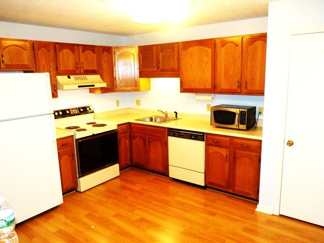 Building Photo - 130 Endicott St N Unit 319