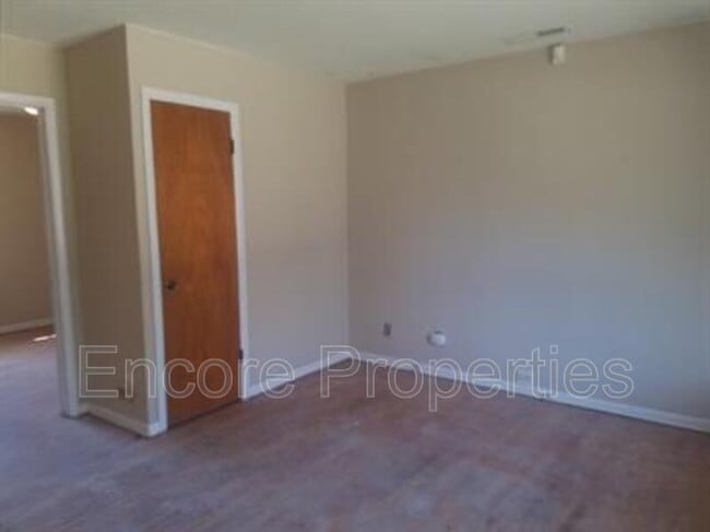 Photo - 2106 Wintergreen Pl