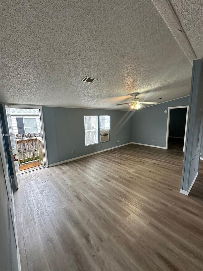 Photo - 11863 Atlantic Cir