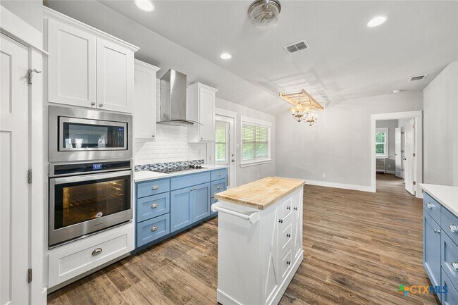 Photo - 7 Woodhollow Way