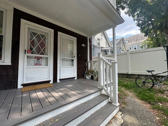 Building Photo - 20 Imrie Rd Unit 2 Rental