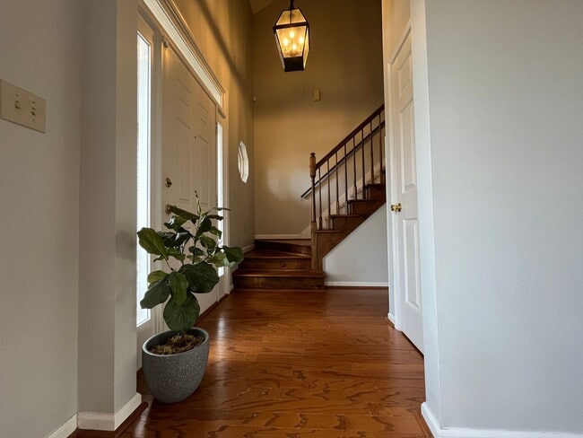 Photo - Spacious 3/3 Available For Move In Now