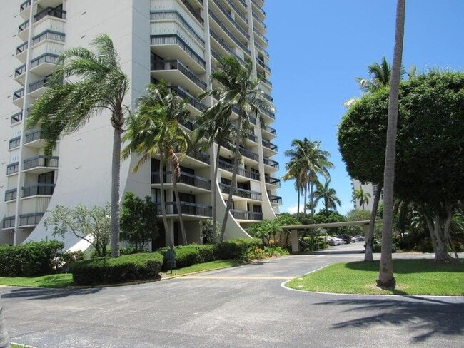 Building Photo - 2400 Presidential Way Unit 1803 Rental