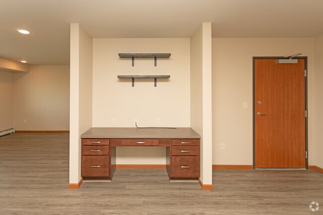 2BR, 2BA - 1,215SF
