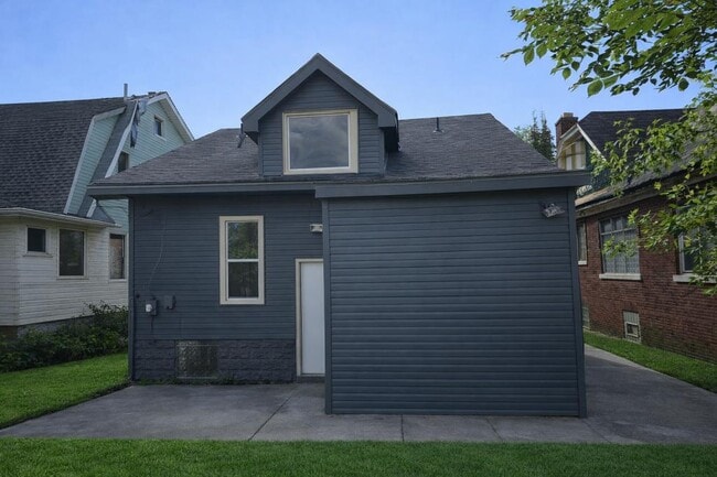 Photo - 2530 Fullerton Ave