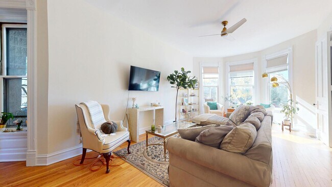 Photo - 3233 N Wilton Ave Unit 2