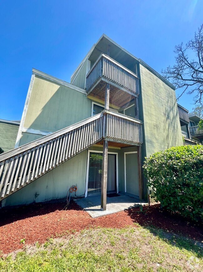 Building Photo - WINTER PARK WOODS CONDO