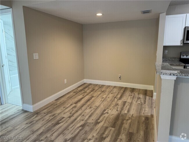 Building Photo - 201 Santa Clara Dr Unit 07 Rental