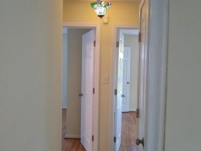 Photo - 852 Hadley Rd