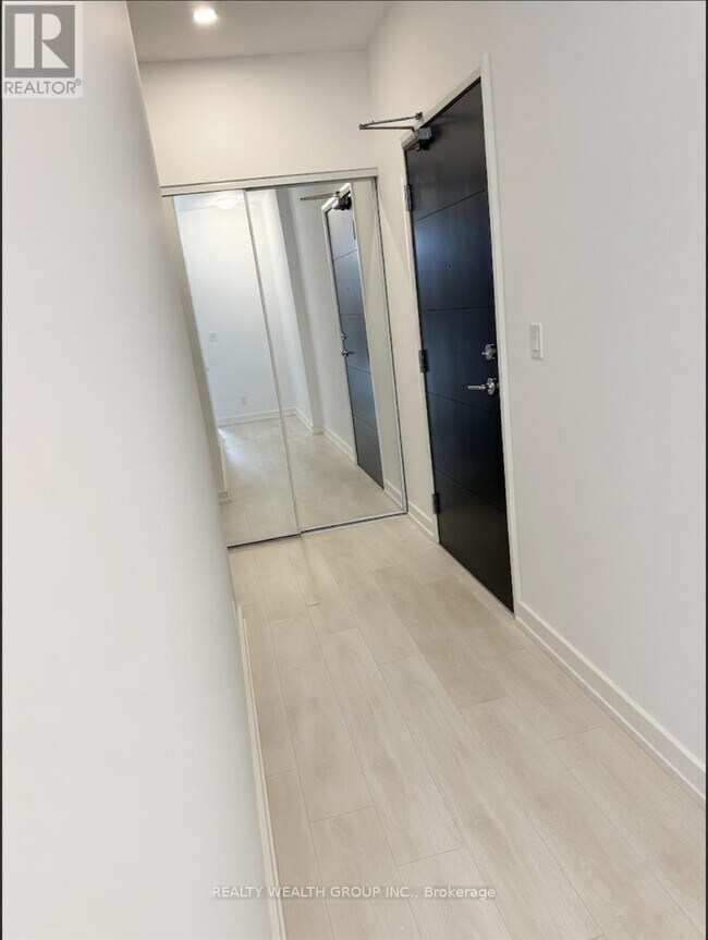 Photo - 75 James St S Unit 1609
