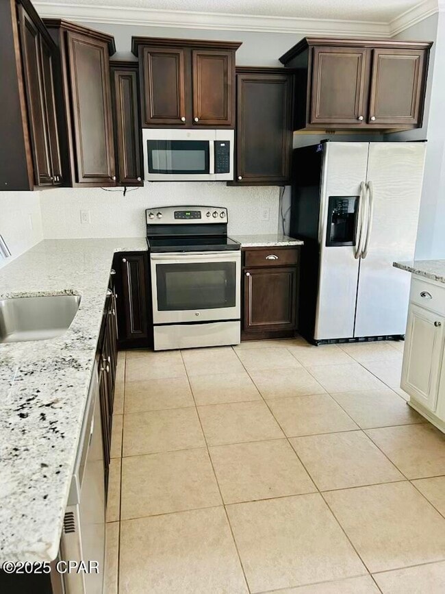 Photo - 335 Madison Circle