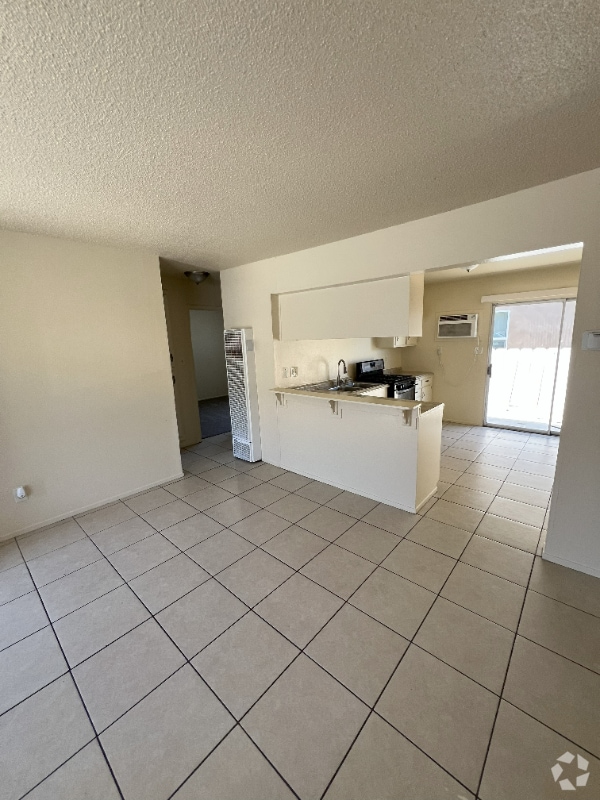 Building Photo - 224 E Granger Ave Rental