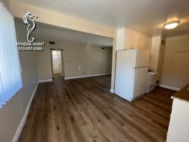 Building Photo - 242 Unit 1