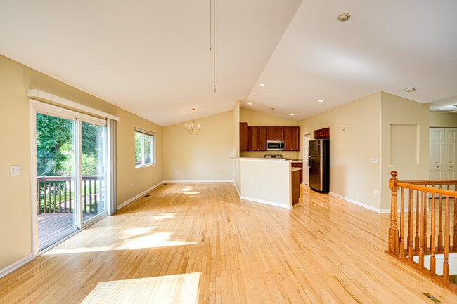 Photo - 3147 Saganashkee Ln