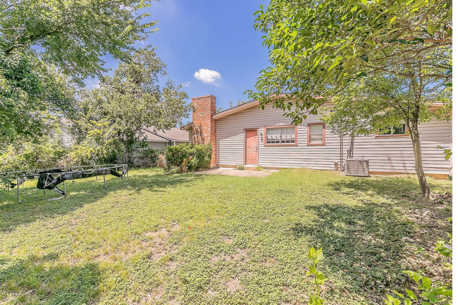 Photo - 8312 Granis St