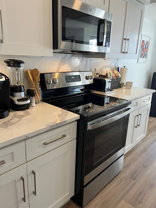 Photo - 3008 Lakeshore Dr