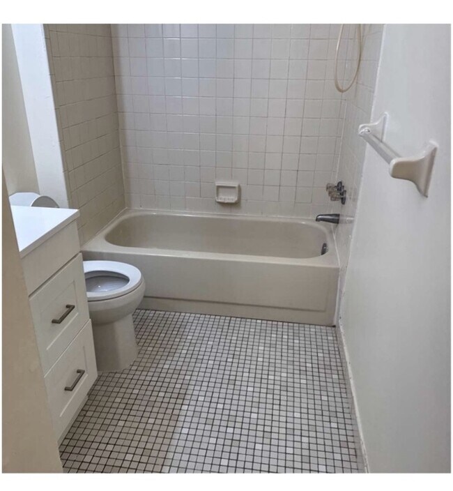 Photo - 13 Hamlet Ct