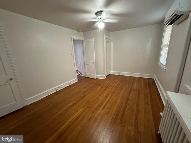 Photo - 3323 Tilden St