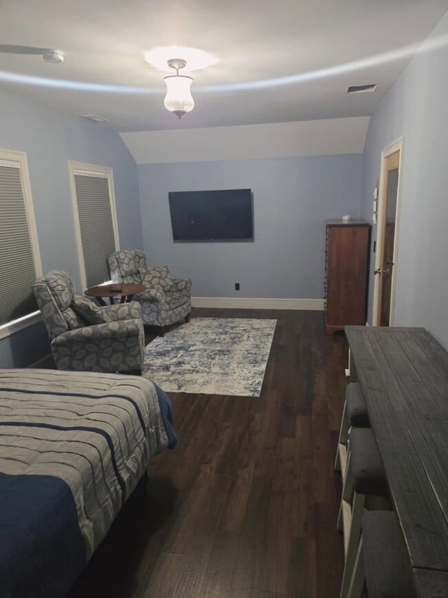 Photo - 19 Metacomet Lake Dr