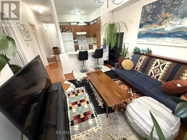 Photo - 9944 Keele St Unit 303