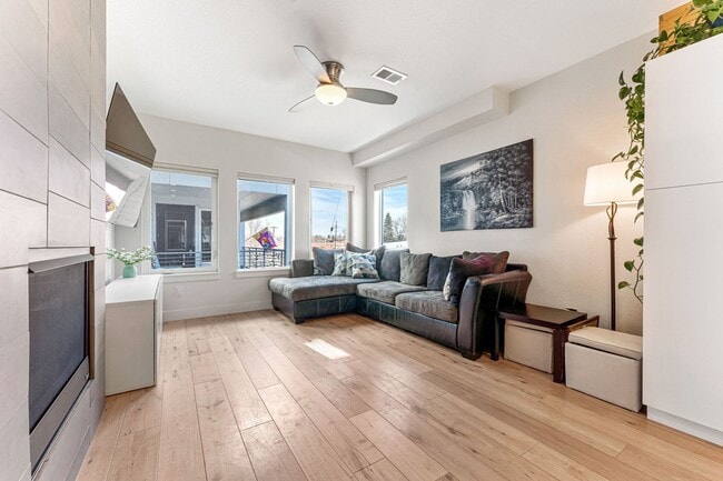 Photo - ROOFTOP DECK + spacious END UNIT townhome in Berkeley Neighborhood!