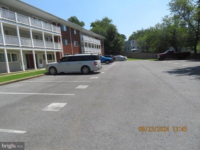 Photo - 6000 67th Ave Unit 3