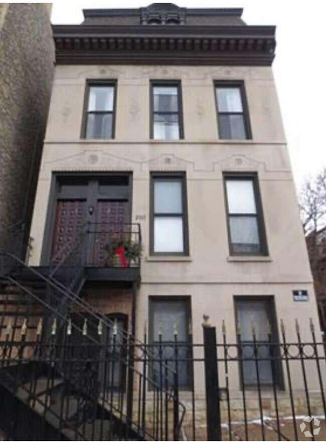 Building Photo - 2315 N Halsted St Unit 3 Rental