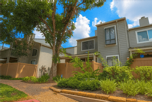 Building Photo - 2379 Briarwest Blvd Unit 108 Rental