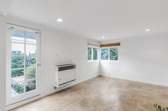 Photo - 746 Ashland Ave Unit #GH