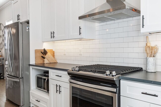 Photo - Luxury 3-Bedroom, 4-Bathroom House in Sout...