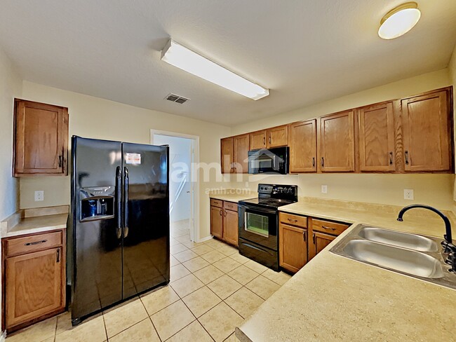 Photo - 9210 Pacific Maple