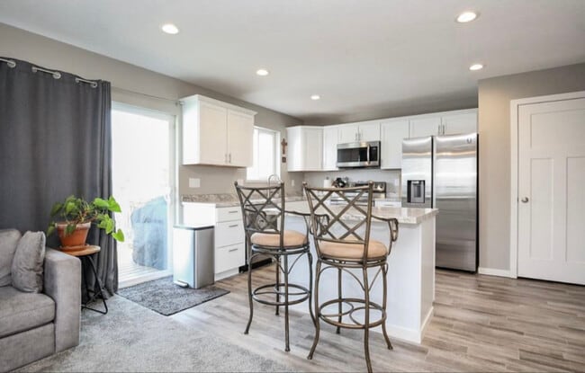 Photo - 1600 East 69th St N