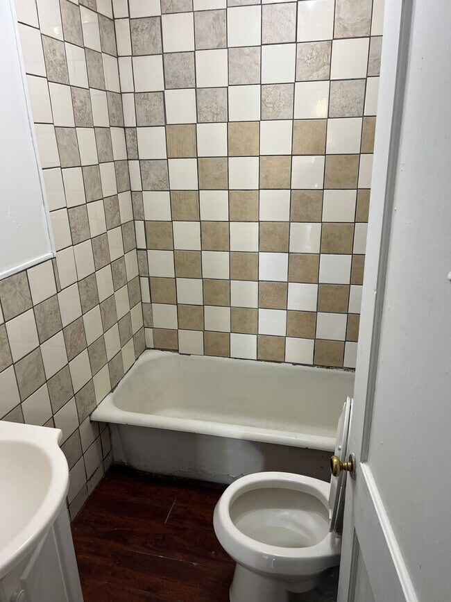 Photo - 405 S Louisiana St