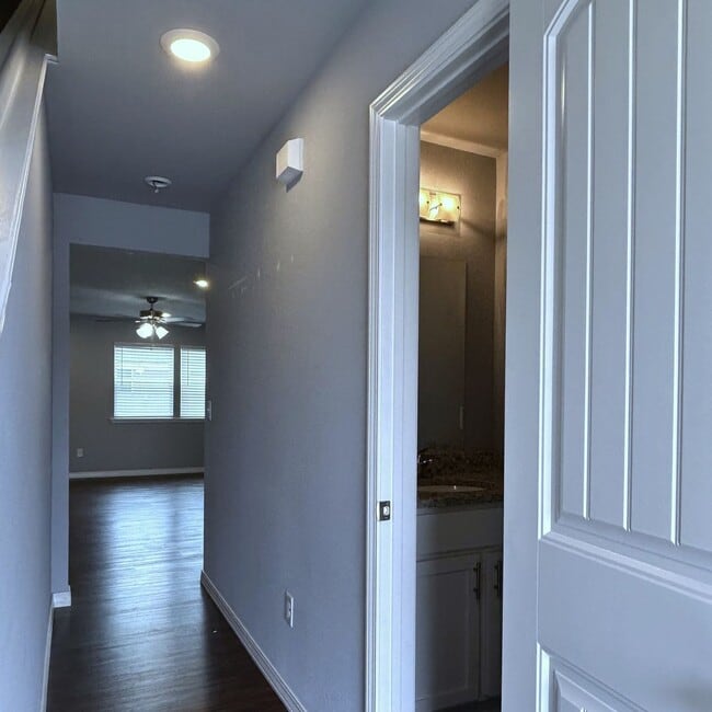 Photo - Townhouse with Garage - Minutes from Downt... Unit 624-1
