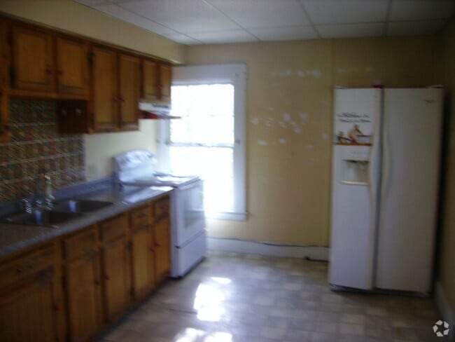 Building Photo - 59 High St Rental