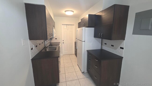 Photo - 4421 Poinciana St Unit 2