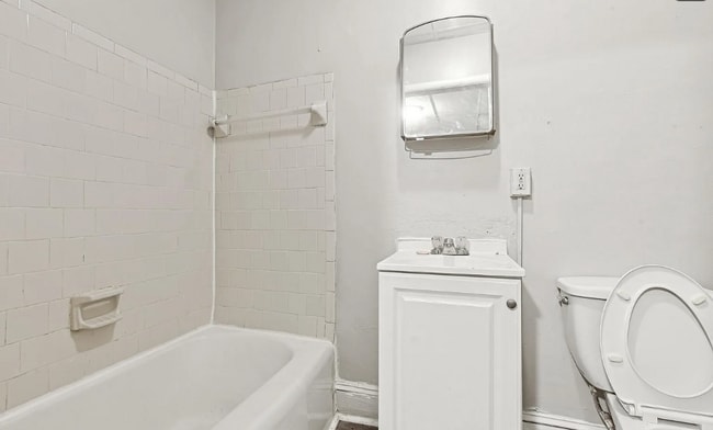 Photo - 255 W Lombard St Unidad 3