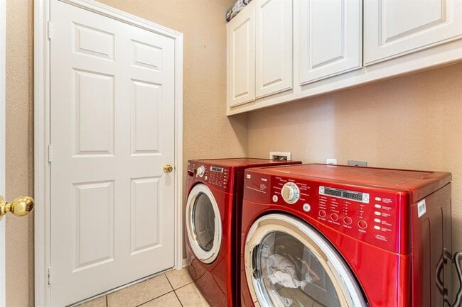 Photo - 182 N Wimberly Way