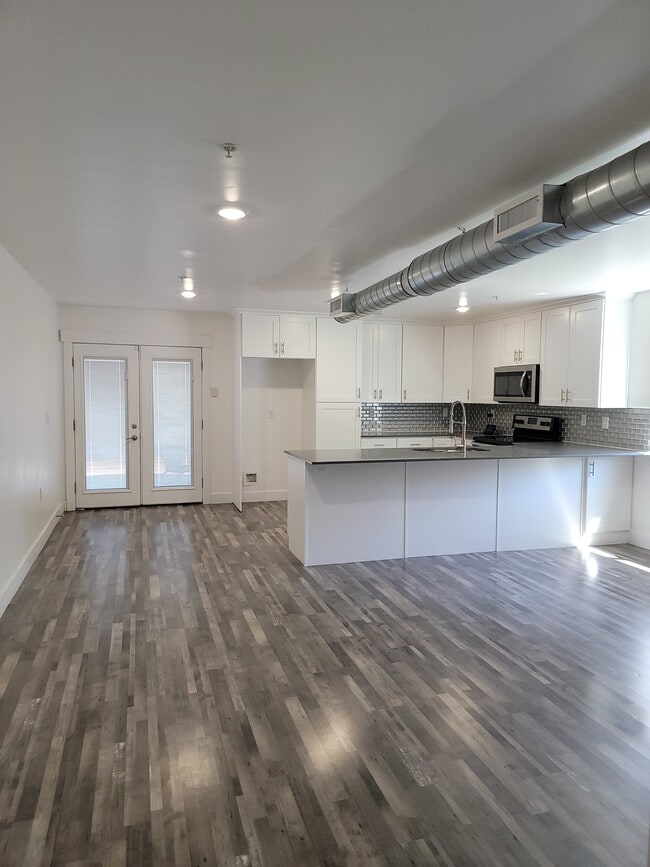Photo - 606 W Girard Ave Unit Condo