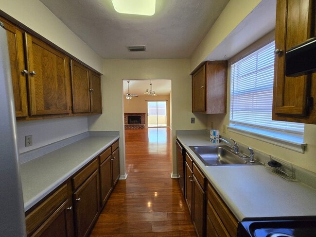 Photo - 3/2 in Northridge