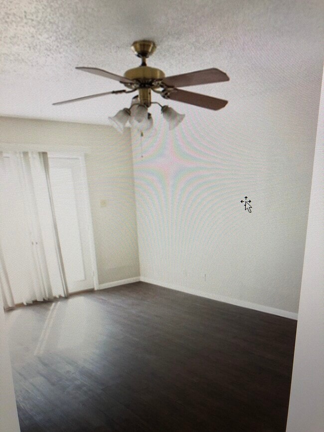 Photo - 2102 Hinkle Ave