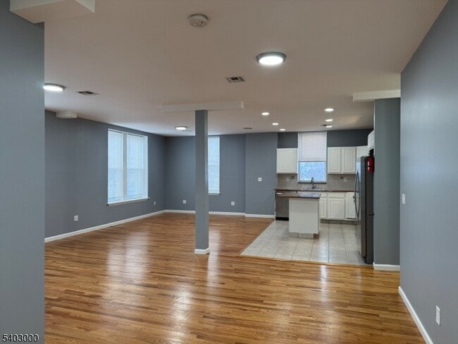 Photo - 610 Devon St Unidad 3