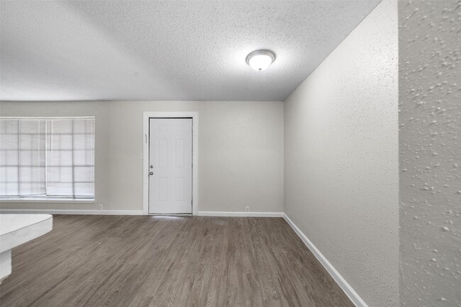 Building Photo - 6301 Alfano St Unit 10 Rental