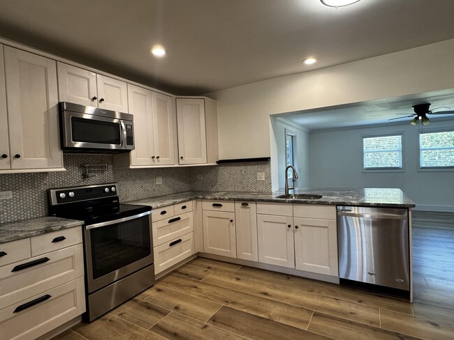 Photo - 204 SE 2nd Ave
