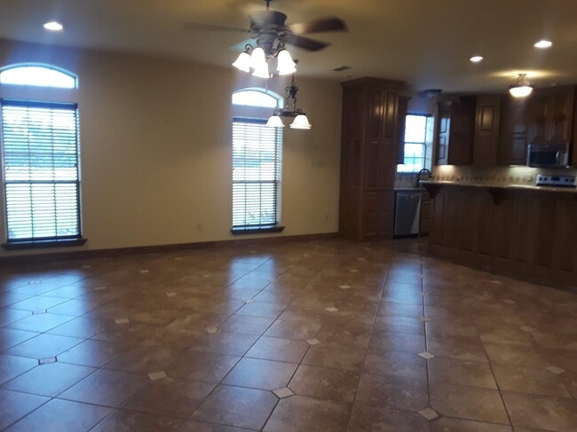 Photo - 1800 County Road 4817