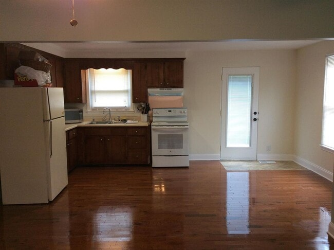 Photo - 564 Briarwood Dr